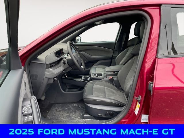 2025 Ford Mustang Mach-E GT - Photo 9