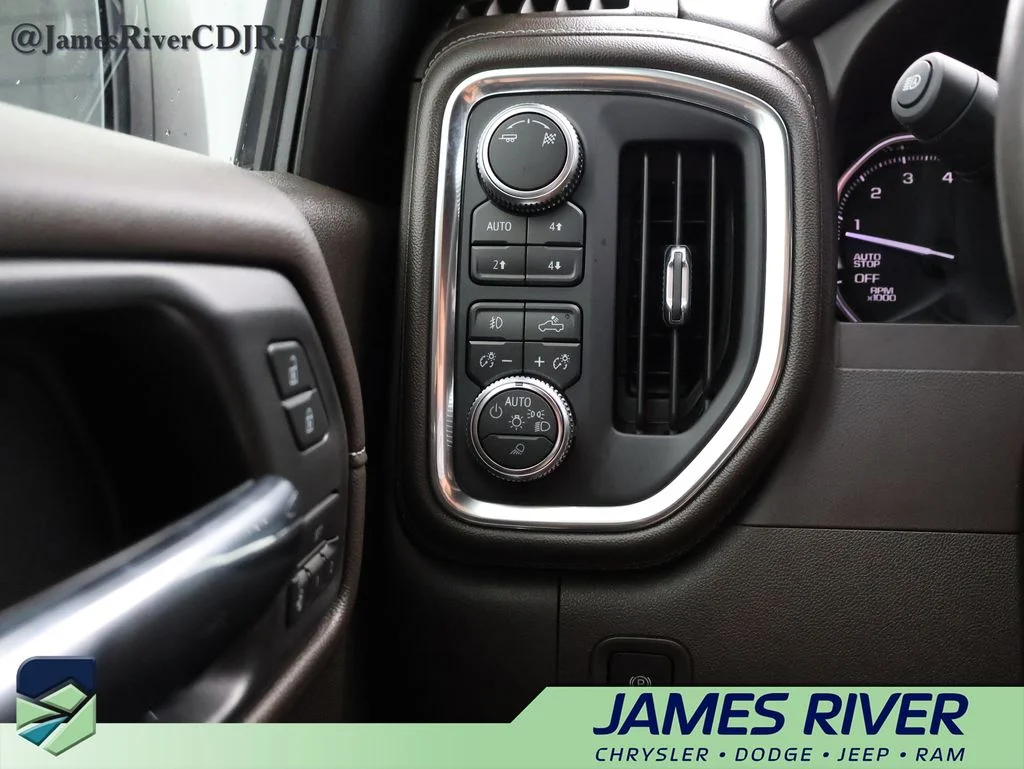 Used 2019 White GMC SLT image 30