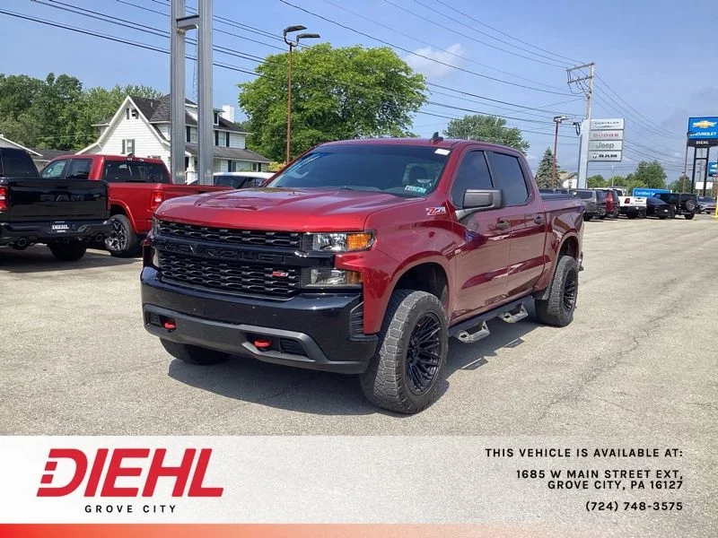 Used 2021 Red Chevrolet Custom Trail Boss image 3