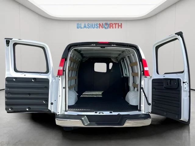 Used 2025 White GMC Work Van image 40