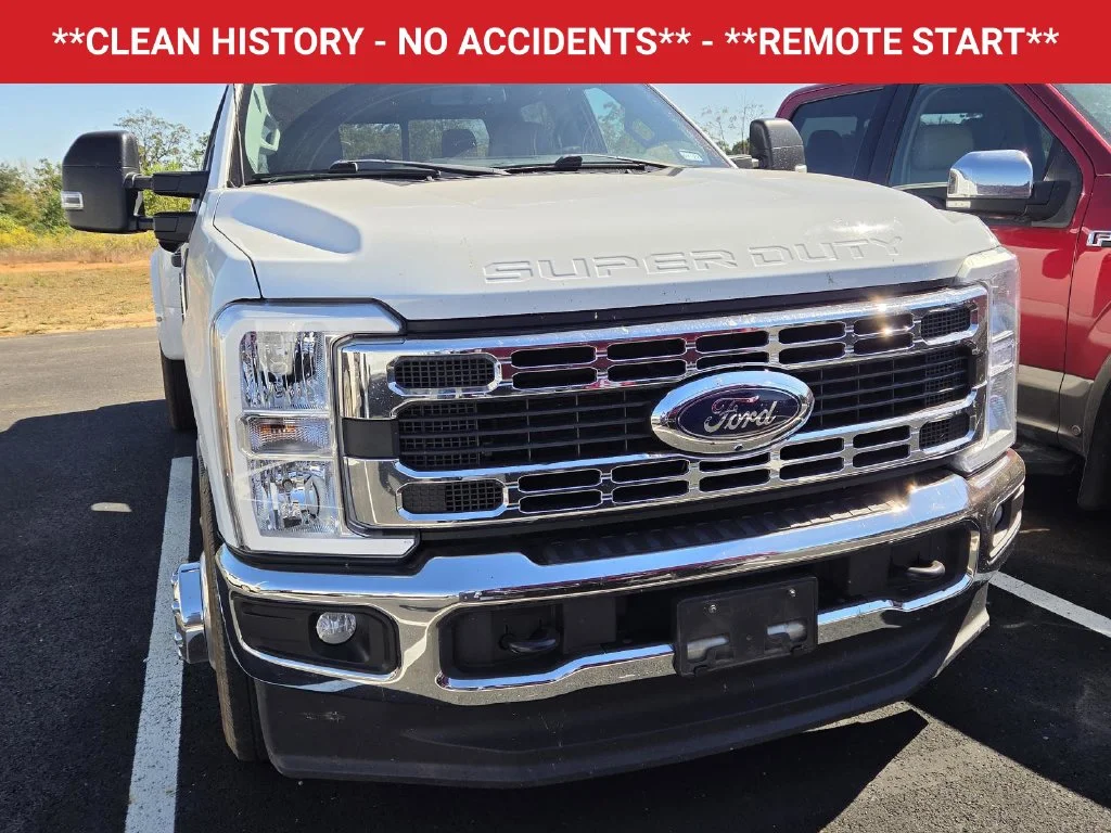 Used 2023 Oxford White Ford XLT image 2