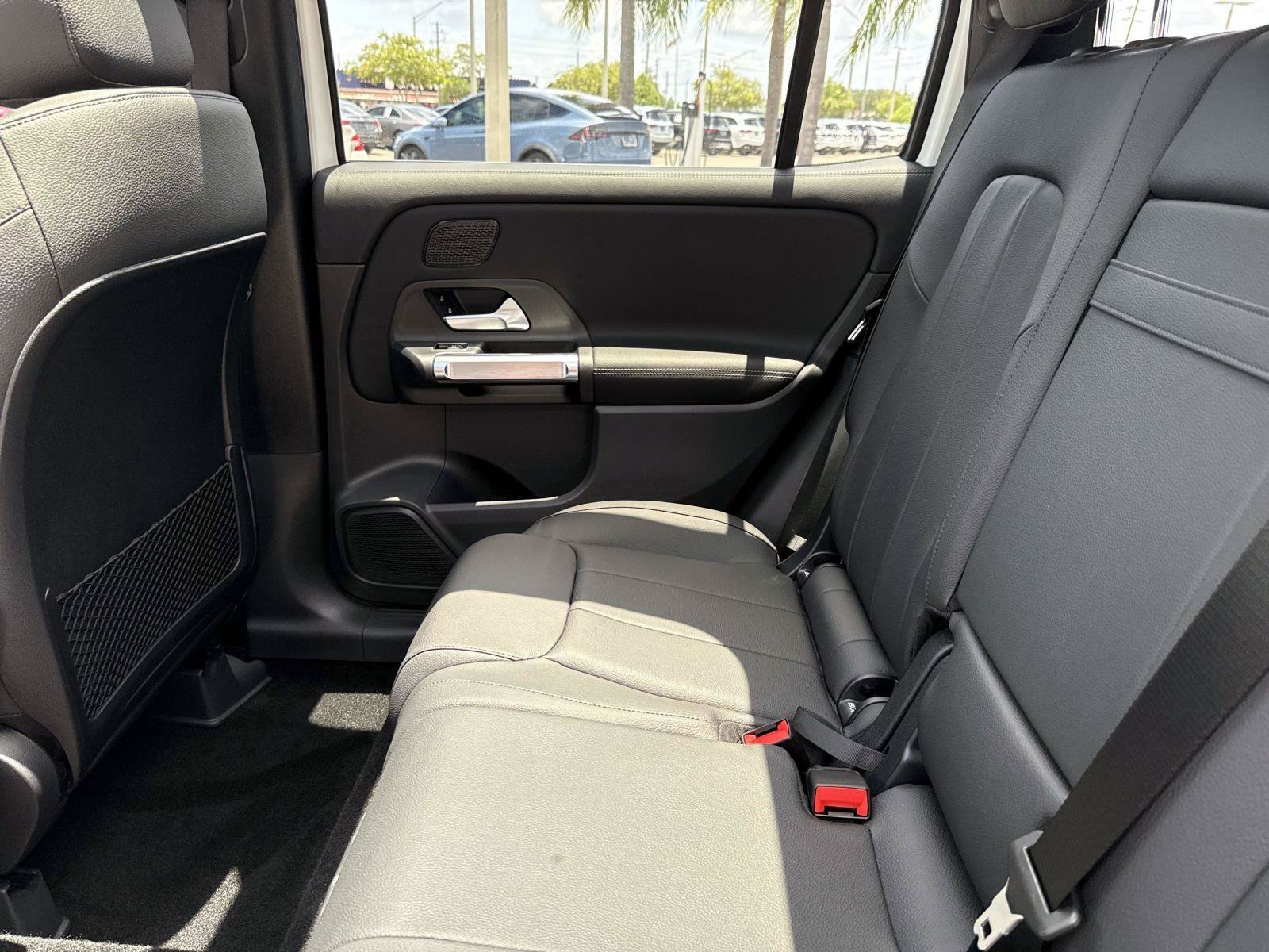 New 2026 Polar White Mercedes-Benz 250 SUV image 14