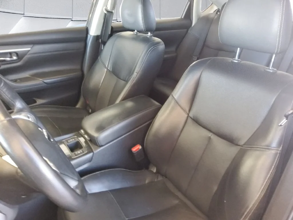 Used 2018 Blue Nissan 2.5 SL image 8