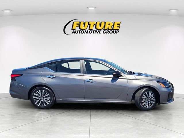 Used 2025 Gray Nissan 2.5 SV image 3