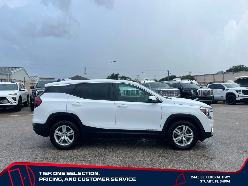 Used 2024 Summit White GMC SLE image 8