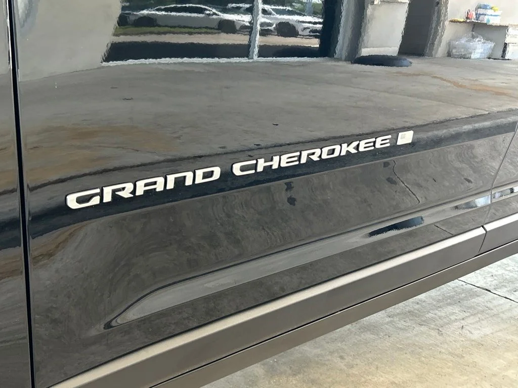 Used 2025 Black Jeep Laredo image 14