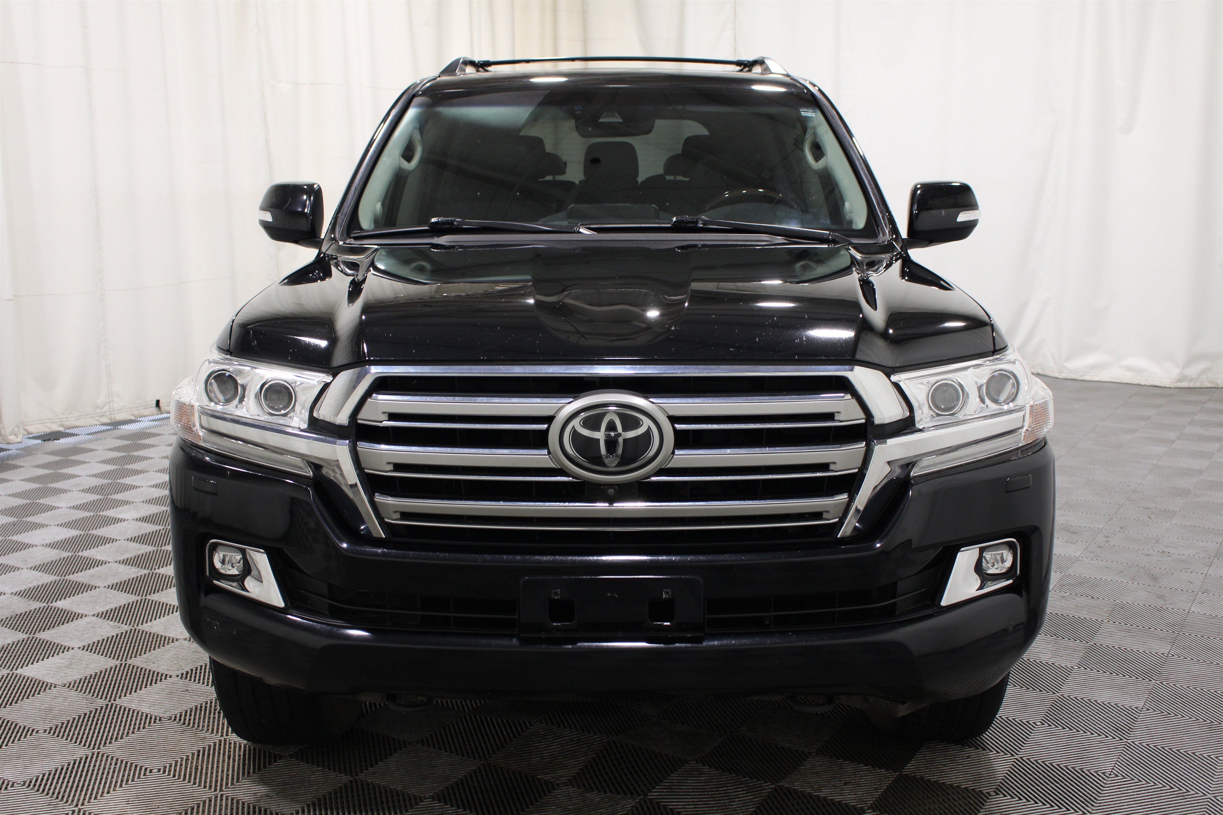 Used 2018 Midnight Black Metallic Toyota 4WD V8 image 34