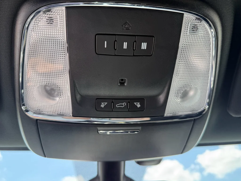2019 Jeep Grand Cherokee Altitude - Photo 18