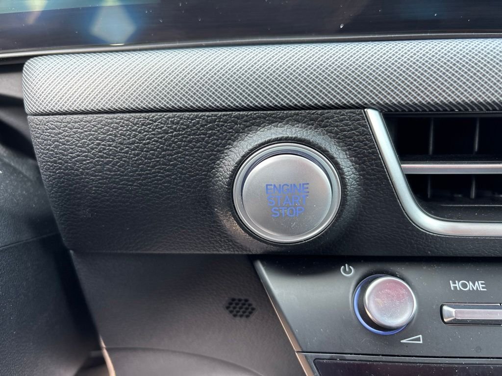 Used 2025 Blue Hyundai SEL image 30