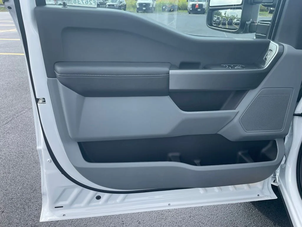 New 2026 Oxford White Ford F-250® XLT image 11