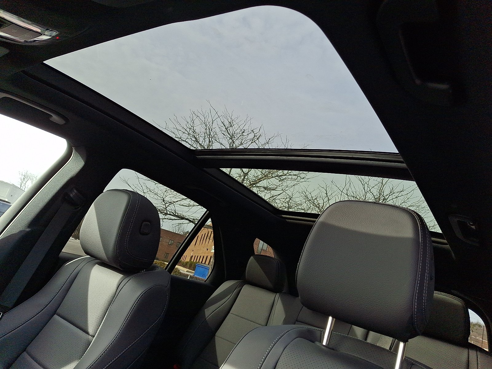 New 2026 Obsidian Black Metallic Mercedes-Benz GLE 350 image 12