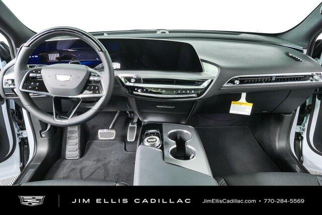 2027 Cadillac LYRIQ Luxury - Photo 18