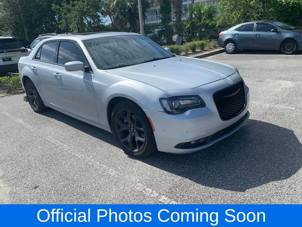2023 Chrysler 300 S's photo