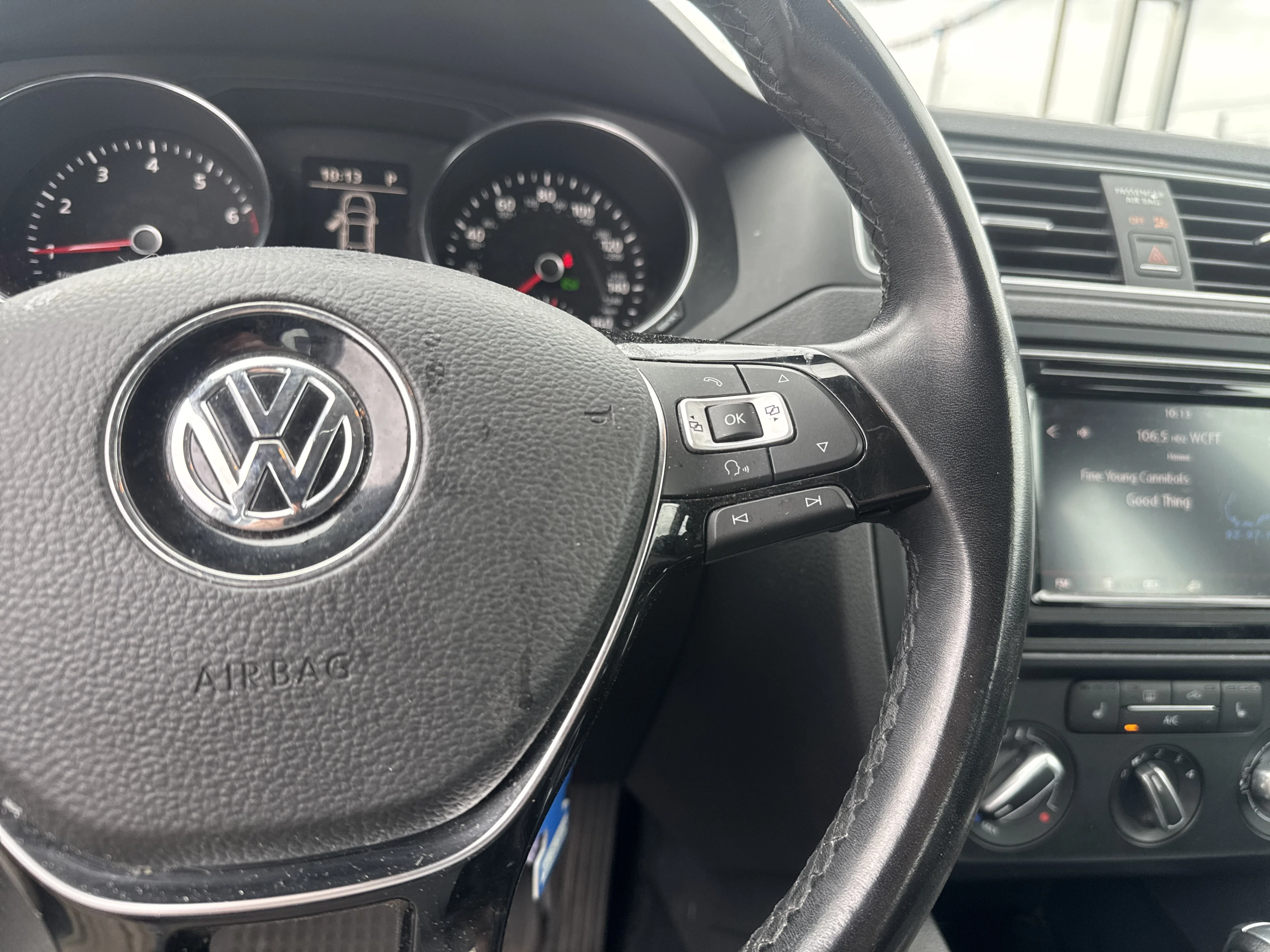 Used 2018 Black Uni Volkswagen 1.4T SE image 19