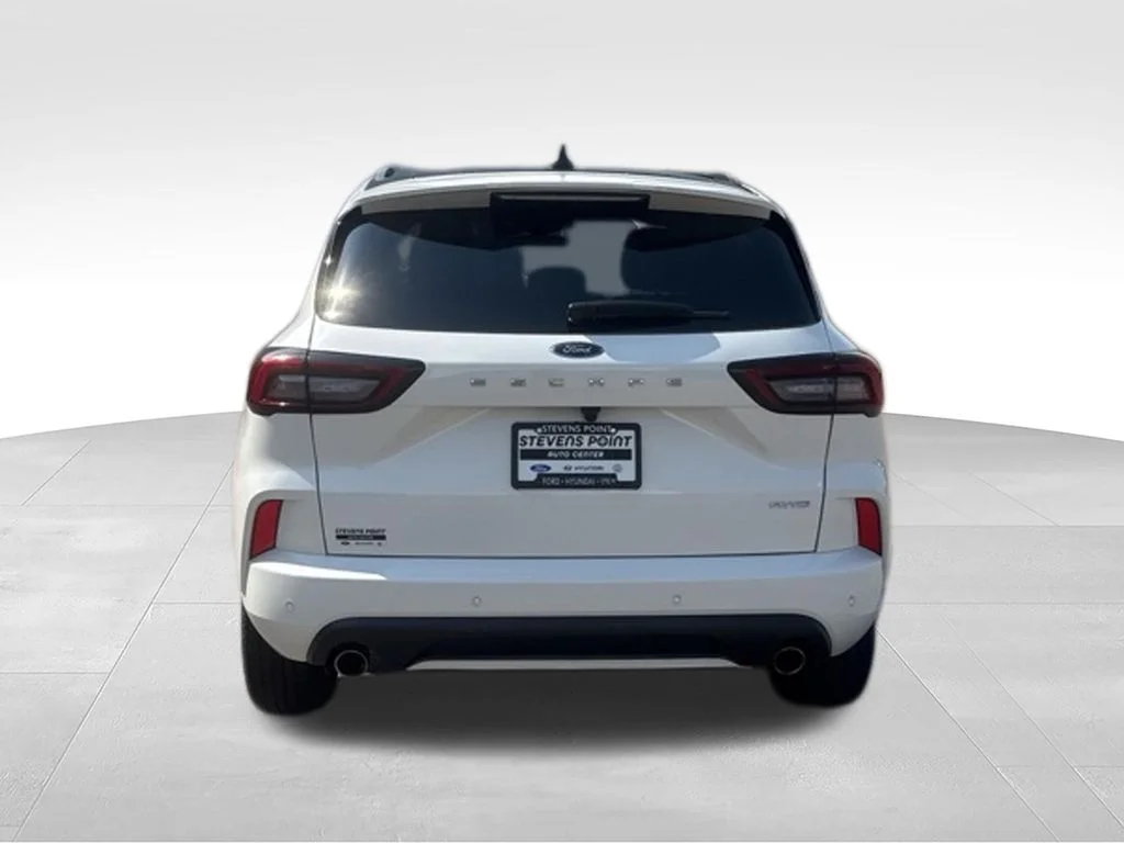 Used 2024 White Metallic Ford ST-Line image 5