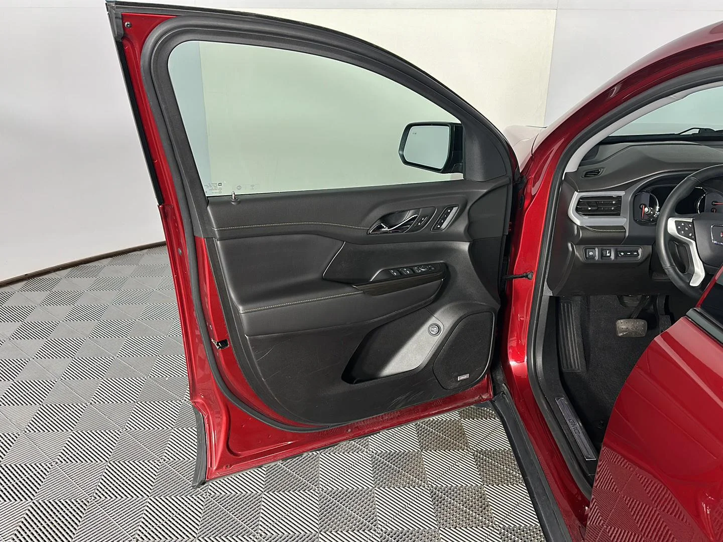 Used 2023 Volcanic Red Tintcoat GMC SLT image 18