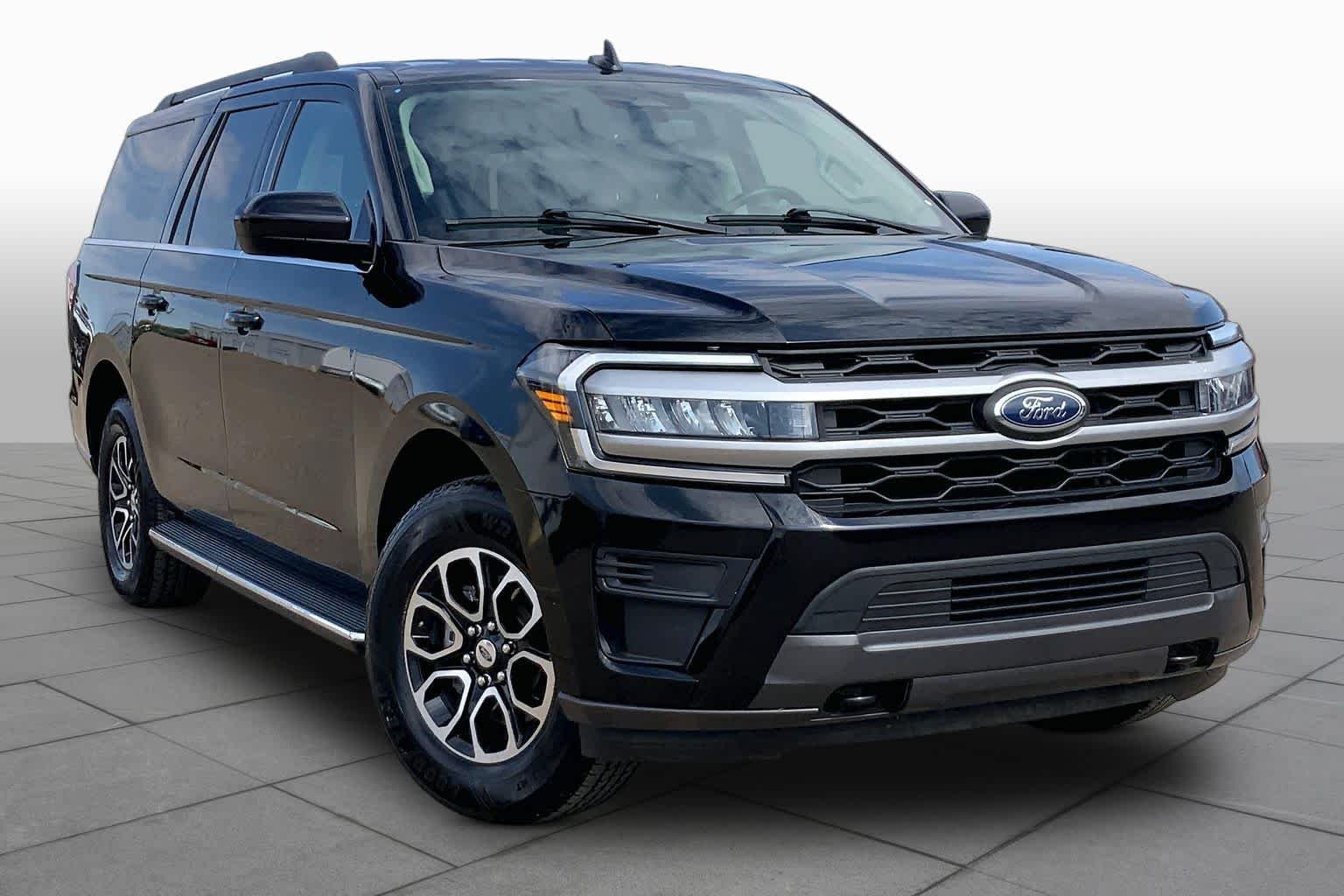 Certified Used 2023 Agate Black Metallic Ford XLT image 3