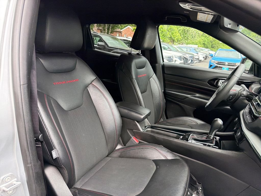 Used 2025 Silver Zynith Metallic Clearcoat Jeep Trailhawk image 48