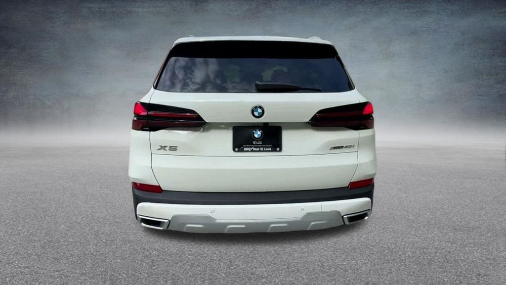 Used 2024 White BMW xDrive40i image 22