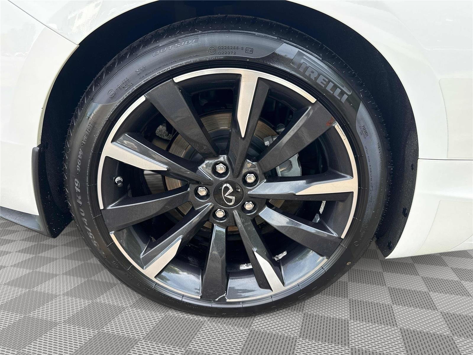 Used 2022 Pure White INFINITI LUXE image 29