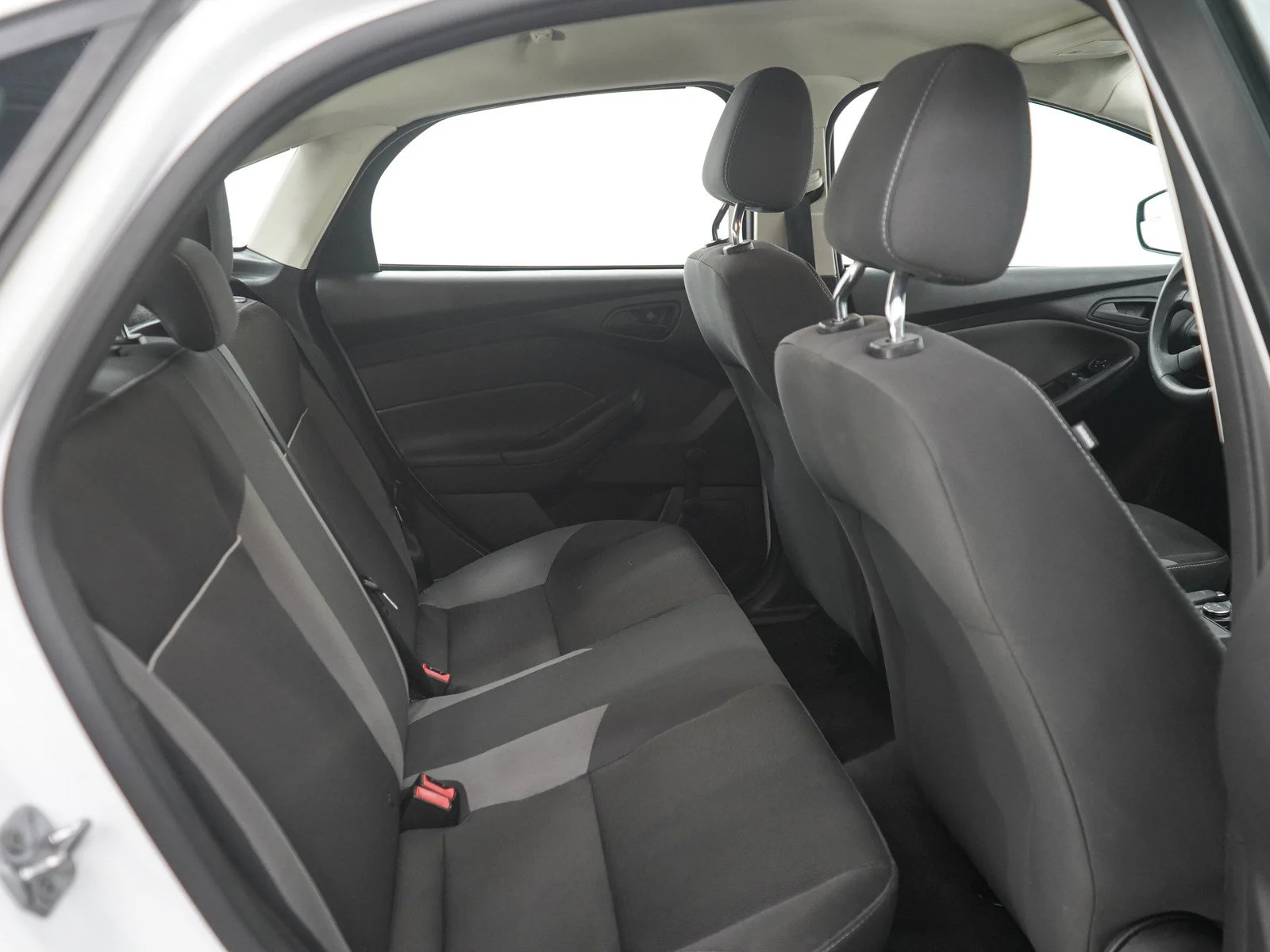 Used 2014 Oxford White Ford S image 12