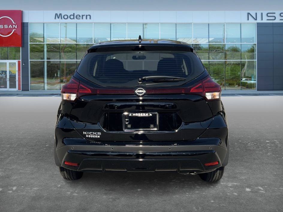 Certified Used 2025 Super Black Nissan S image 6
