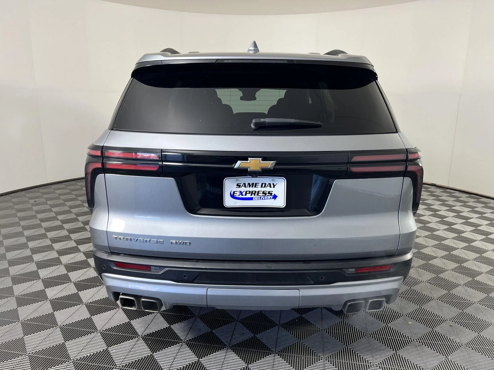 Used 2025 Sterling Gray Metallic Chevrolet AWD LT image 27
