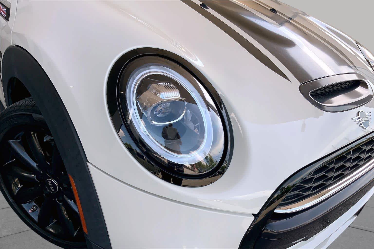 Used 2019 Pepper White MINI Cooper S image 27