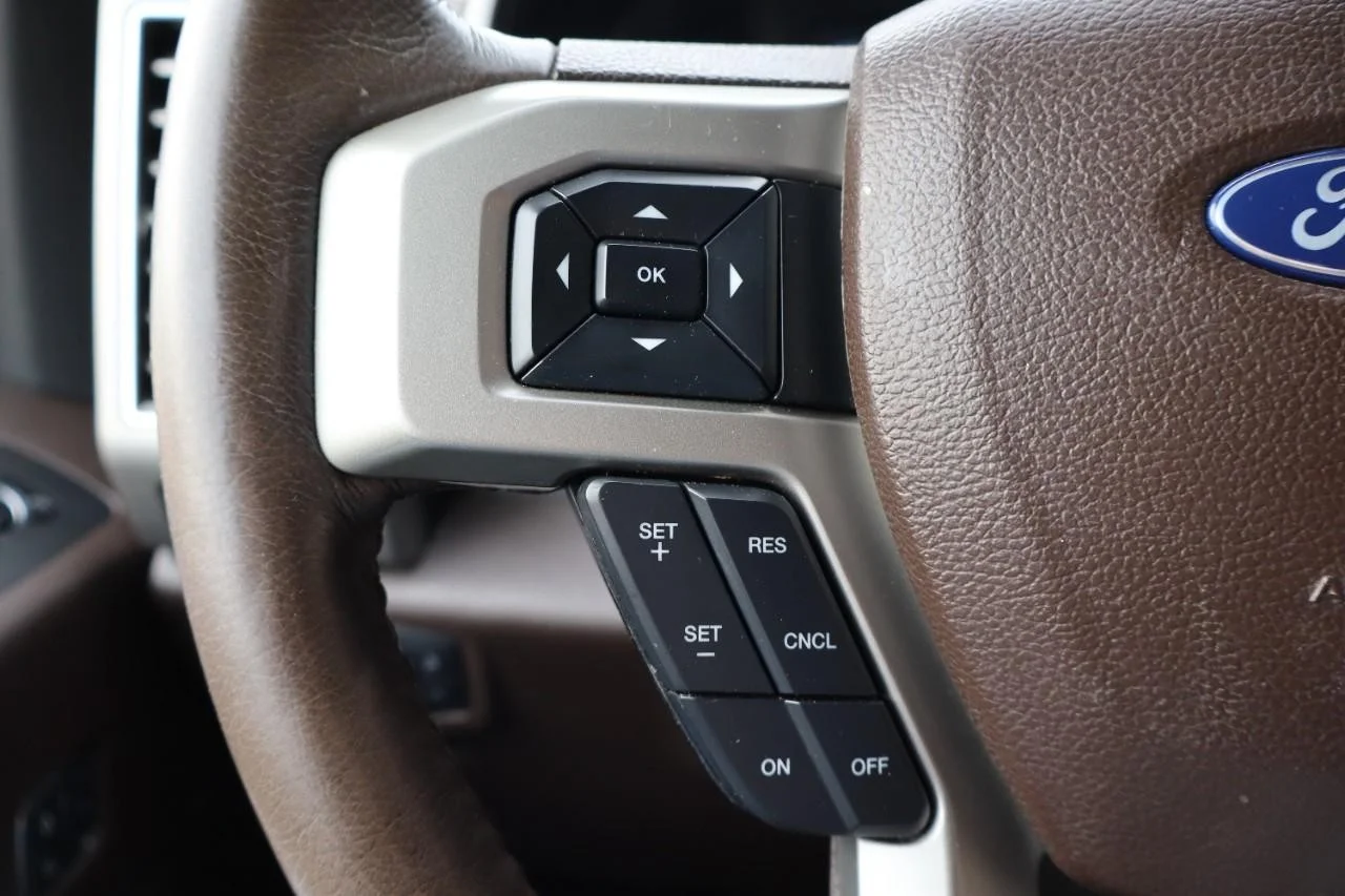 Used 2018 White Platinum Metallic Tri-Coat Ford King Ranch image 23