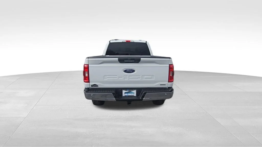 Used 2021 White Ford XL image 7