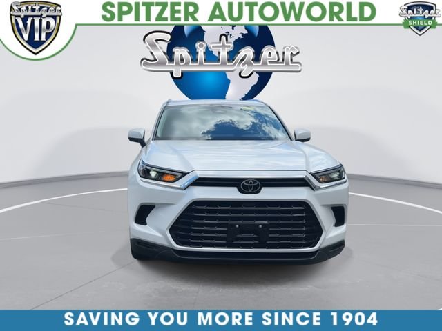 Used 2024 Beige Toyota XLE image 3