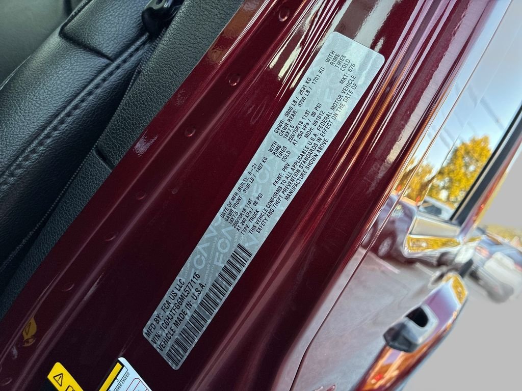Used 2021  Jeep Overland image 22