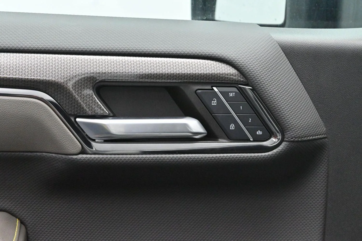 Used 2024 Summit White Chevrolet ZR2 image 11