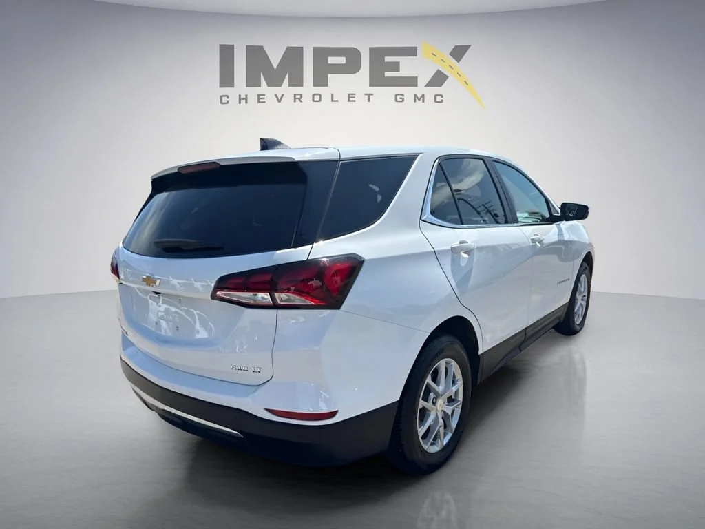 Used 2024 Summit White Chevrolet LT image 5