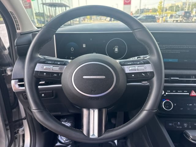 Used 2025 Silver Hyundai SEL Convenience image 16