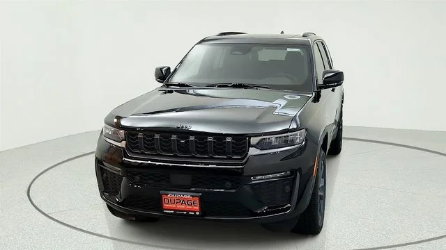 New 2026 Diamond Black Crystal Pearlcoat Jeep  image 3