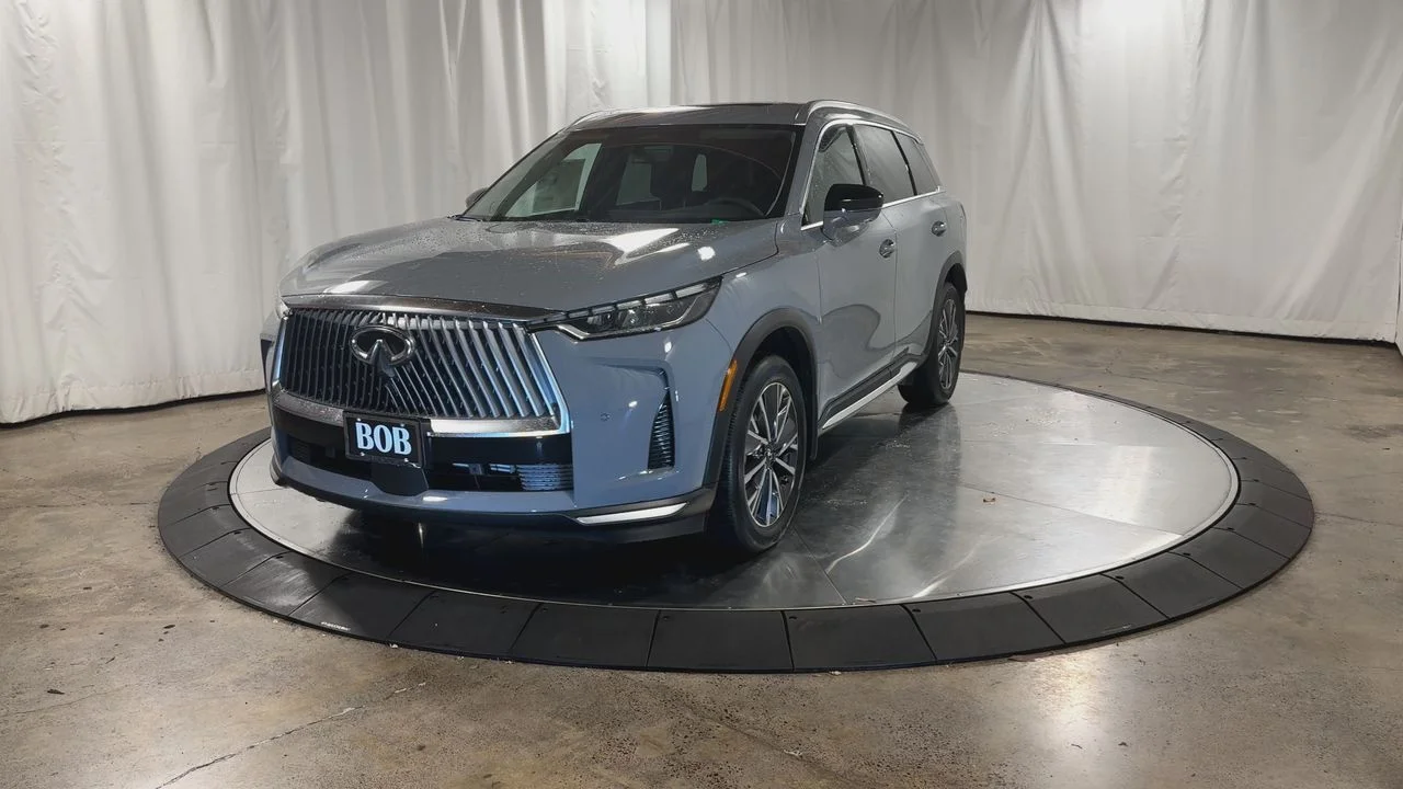 Certified Used 2026 Harbor Gray INFINITI LUXE image 9