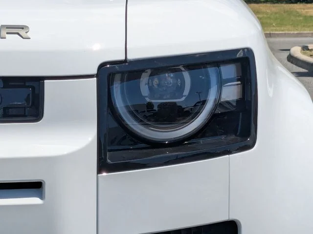 Used 2026 Fuji White Land Rover S image 9
