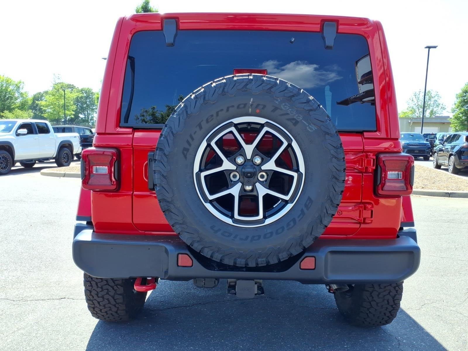 New 2026 Firecracker Red Clear-Coat Exterior Paint Jeep Rubicon image 17