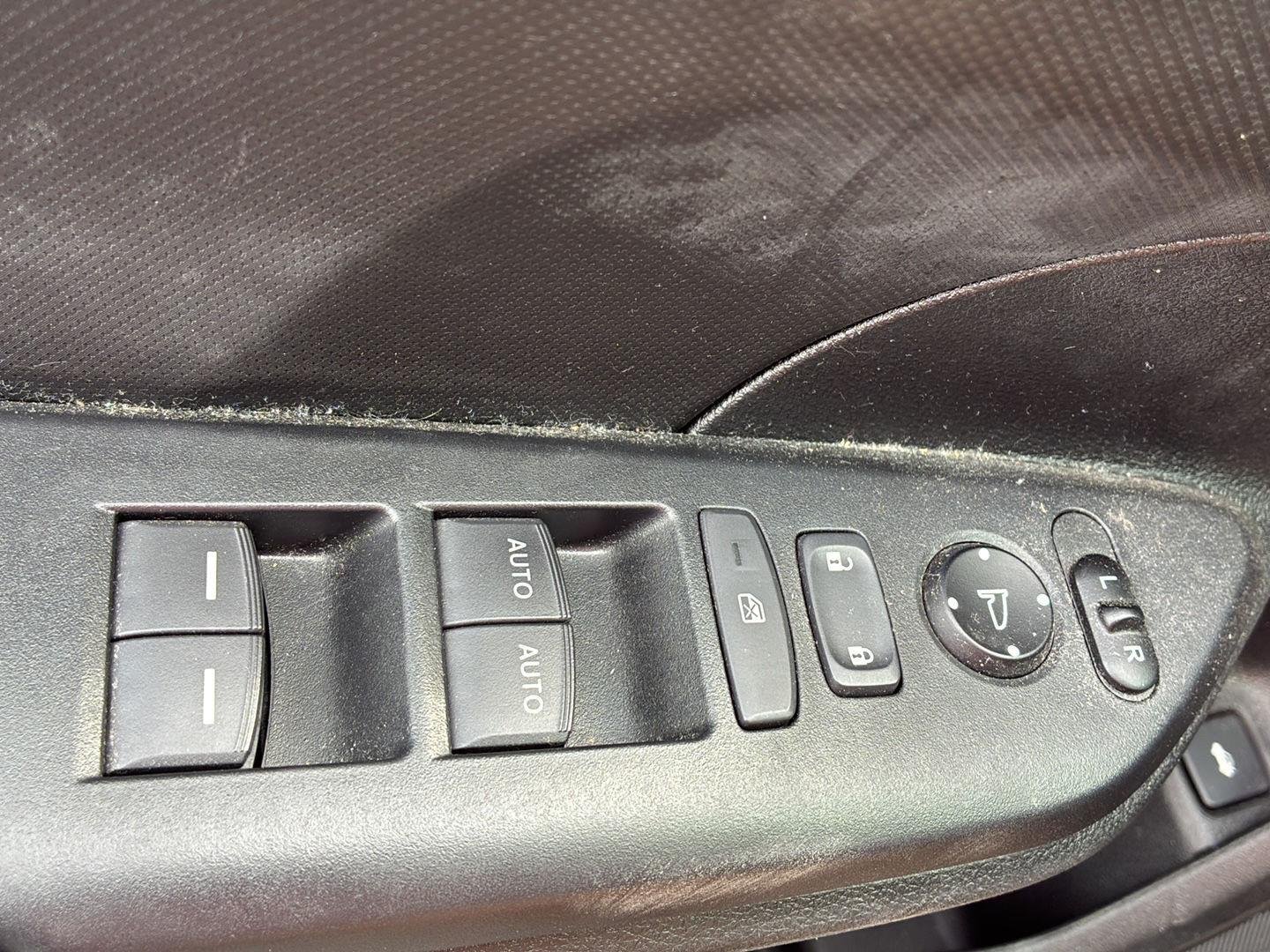 Used 2019 Lunar Silver Metallic Honda LX image 9