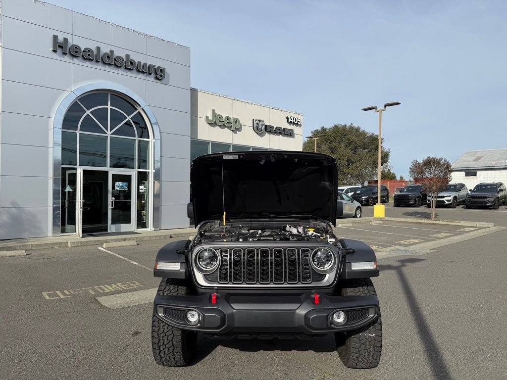 New 2026 Granite Crystal Metallic Clear-Coat Exterior Paint Jeep Rubicon image 25