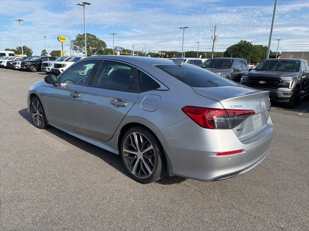 Used 2024 Lunar Silver Metallic Honda Touring image 6