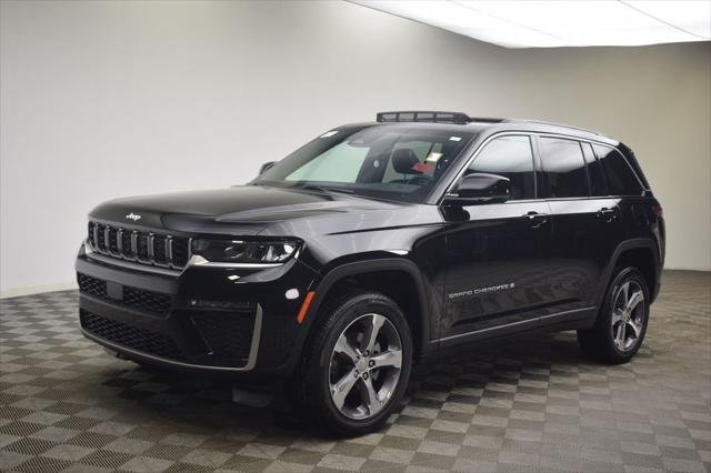 New 2026 Diamond Black Crystal Pearl-Coat Exterior Paint Jeep Limited image 16