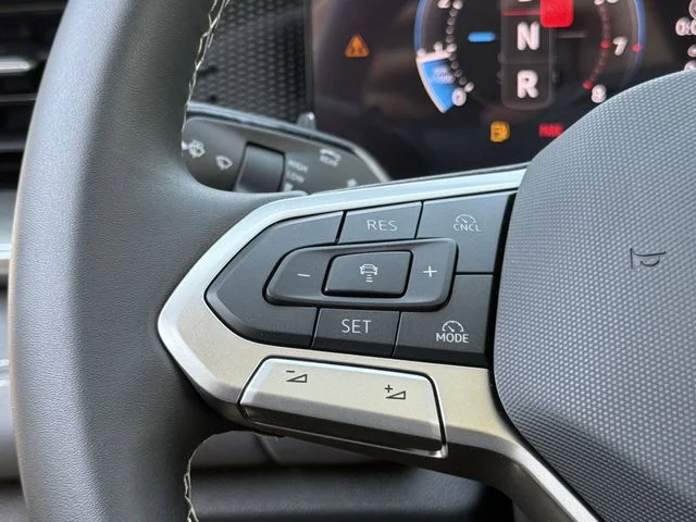 New 2026 Black Volkswagen 2.0T SE image 10