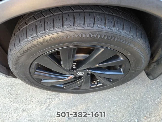 Used 2017 Black Nissan Platinum image 6