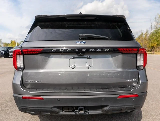 Used 2025 Gray Metallic Ford Active image 7