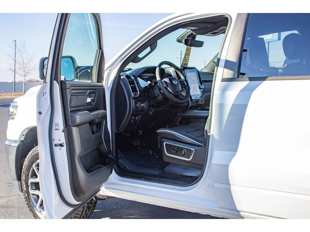 2026 RAM 1500 Laramie - Photo 12