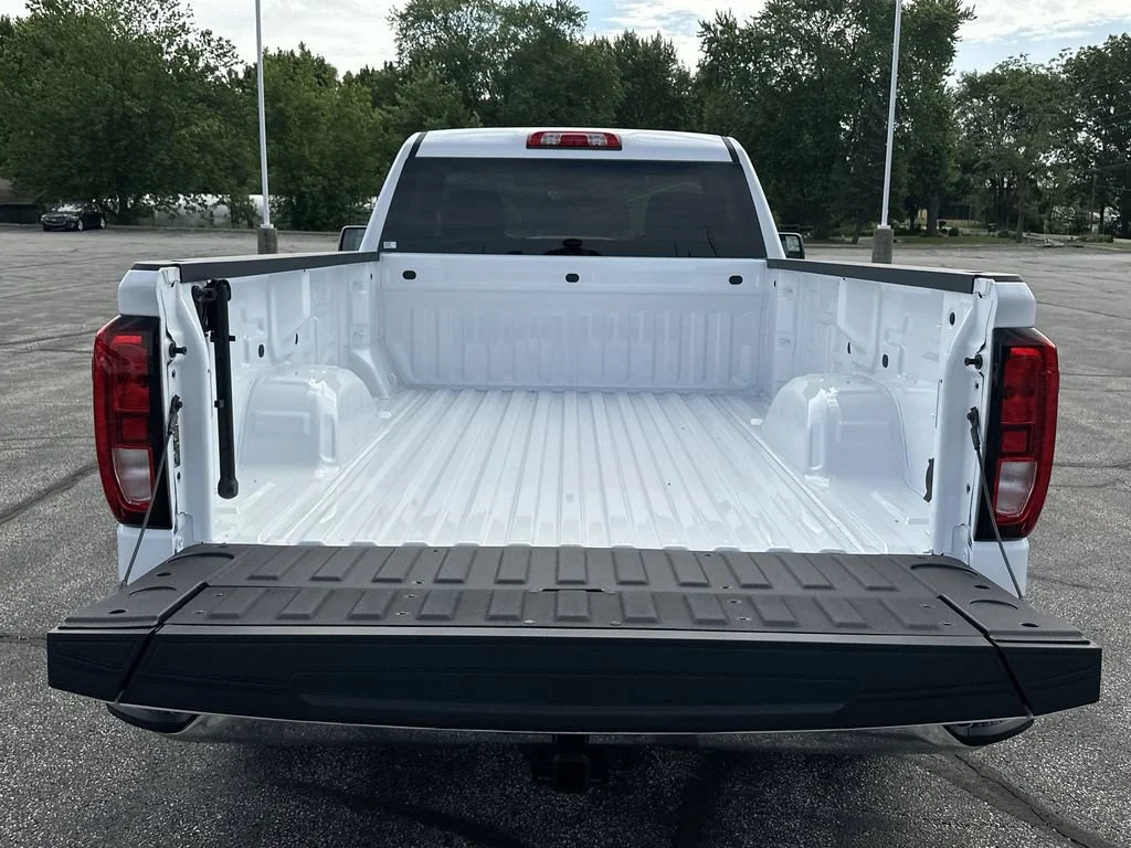 2025 GMC Sierra 1500 Pro - Photo 28