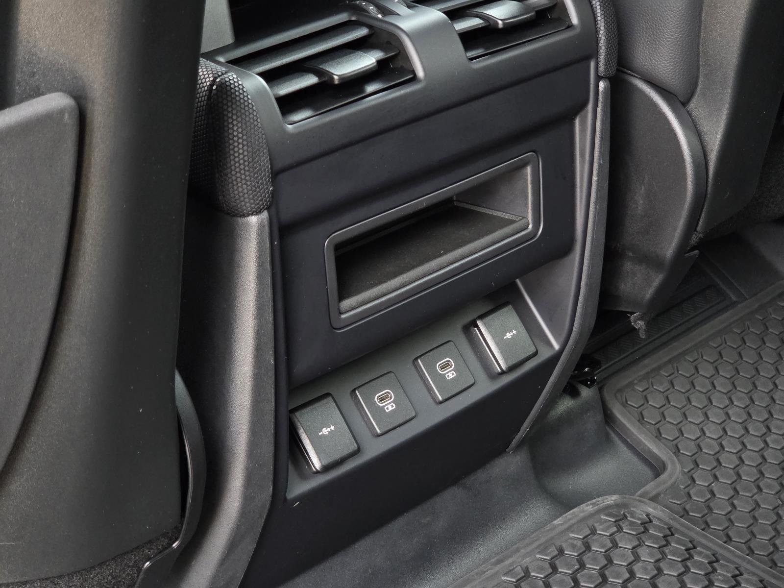 Used 2022 Eiger Grey Metallic Land Rover X-Dynamic SE image 41