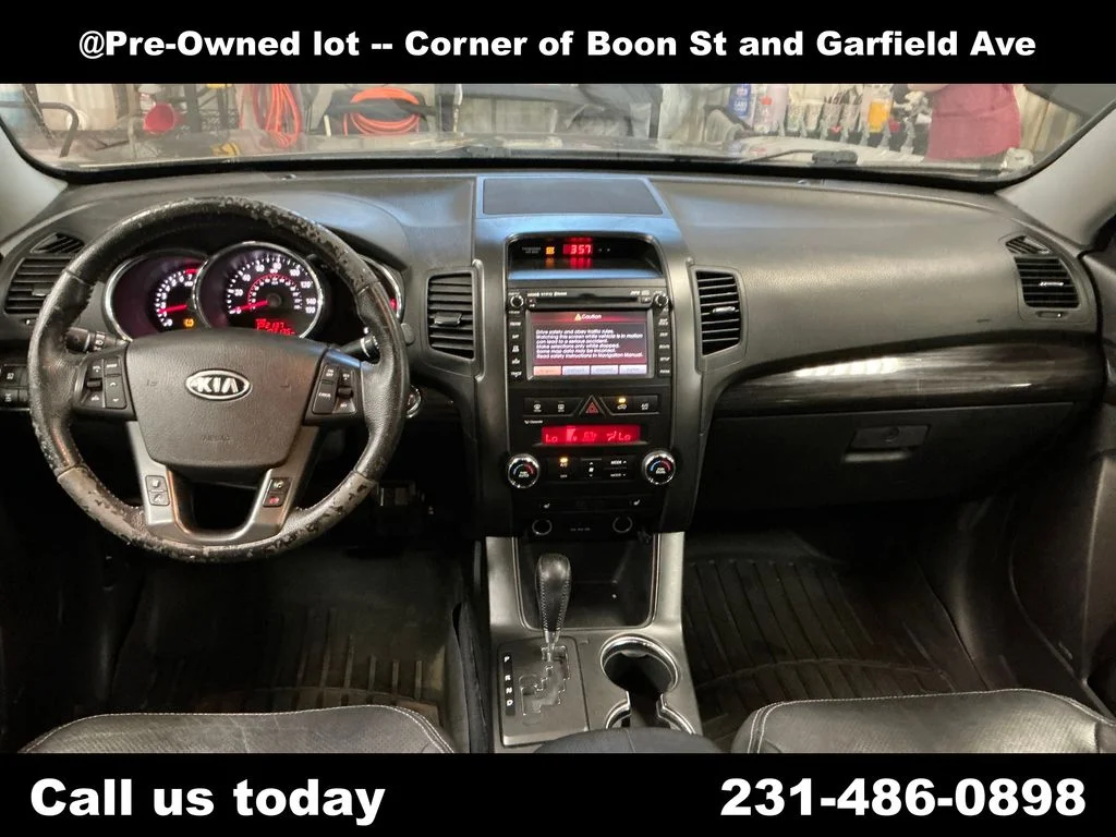 Used 2011 Silver Kia EX image 18